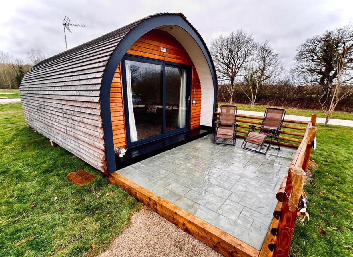1-Bed Pod Cabin In Beautiful Surroundings Рексем Экстерьер фото