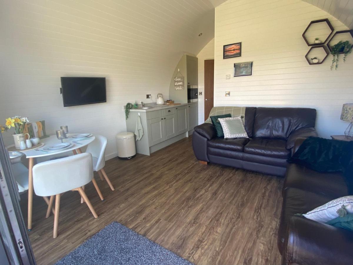 1-Bed Pod Cabin In Beautiful Surroundings Рексем Экстерьер фото